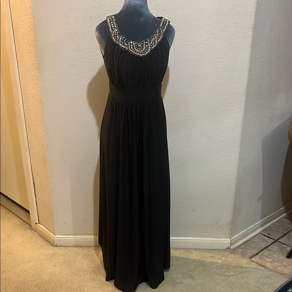 Haani Elegant Black Evening Gown